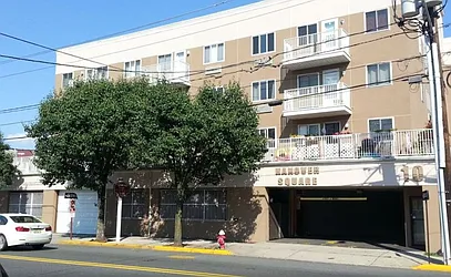 10 Palisade Avenue in Cliffside Park