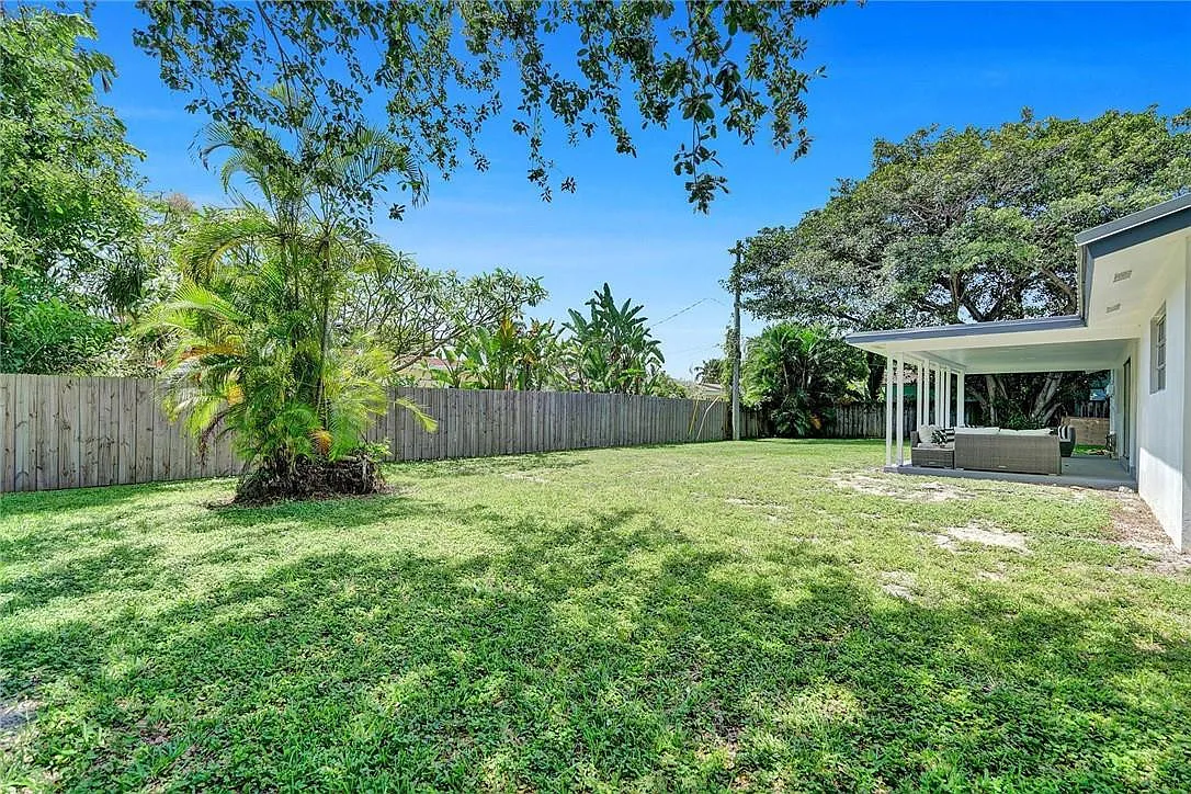 2 bed, 2.0 bath, 1180 sqft, $4,500 — Photo 4