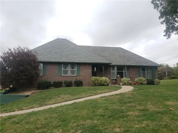 600 S 13th Ter, Savannah, MO 64485