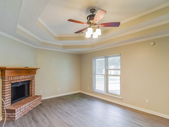 3rd image of 175 Honeysuckle Ct