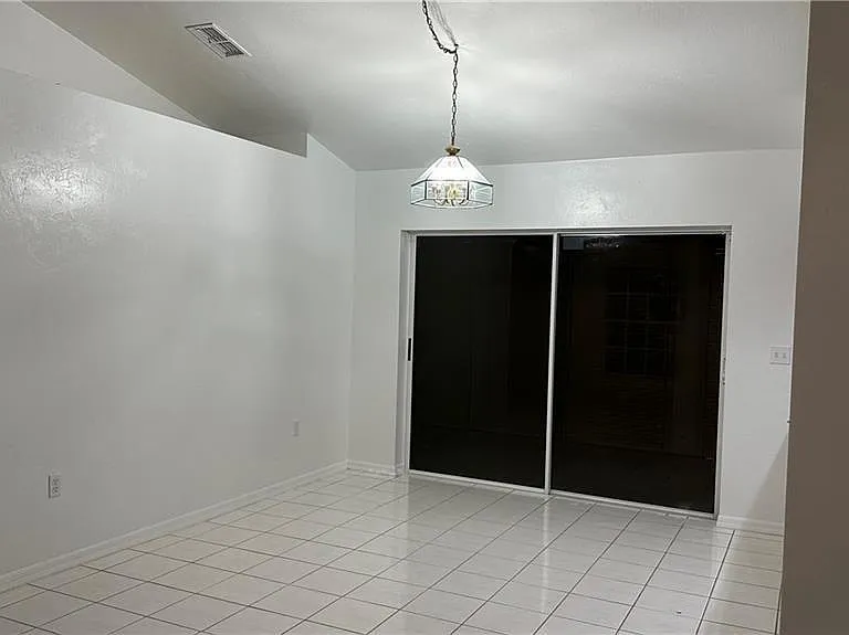 701 Arianne Ct — Photo 7