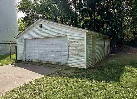 3rd image of 1710 E English St