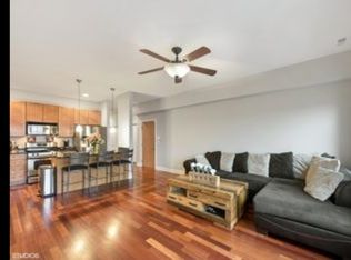 2239 N Lister Ave APT 402, Chicago, IL 60614