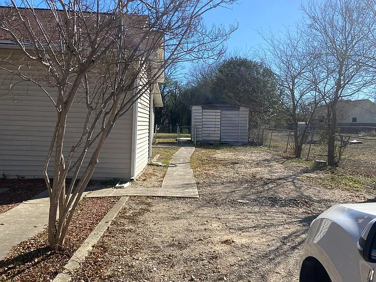 1306 Berlin St — Photo 2
