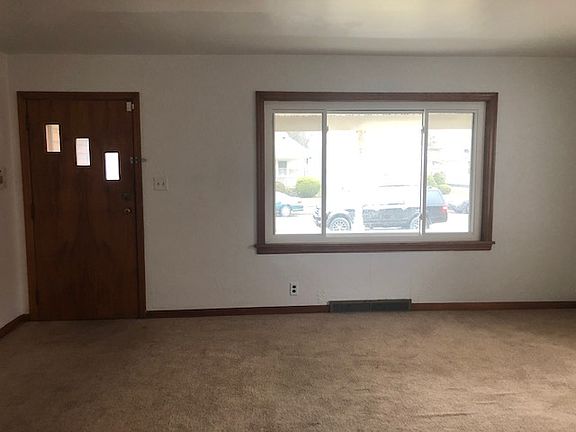 3rd image of 737 Camden St