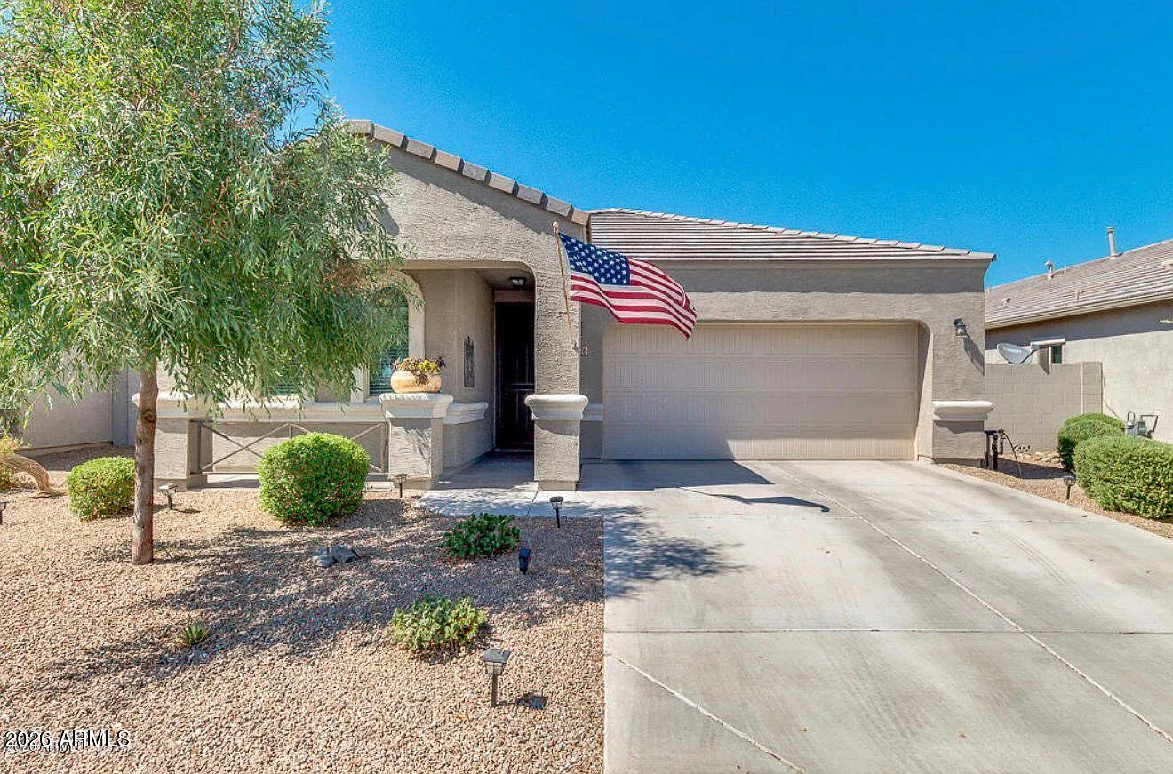 3 bed, 2.0 bath, 1581 sqft, $1,950 — Photo 1