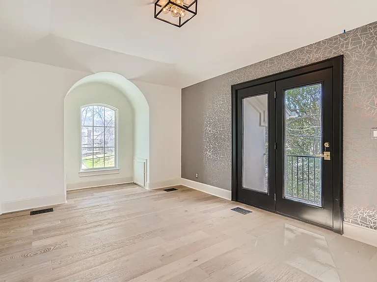 2625 McCullough St — Photo 16