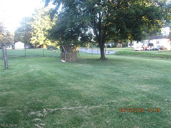 4th image of 16455 Coolidge Ave