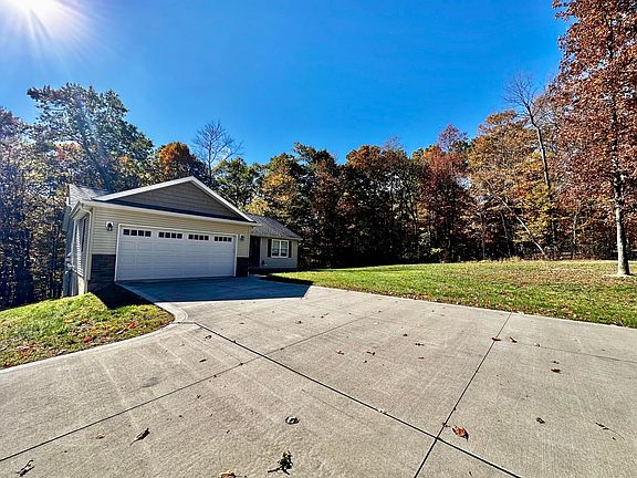 2nd image of 577 Floral Valley Dr W