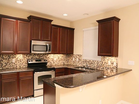 2nd image of 5040 Fiorella Ln