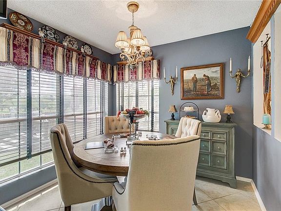 5th image of 6816 Quail Meadow Dr