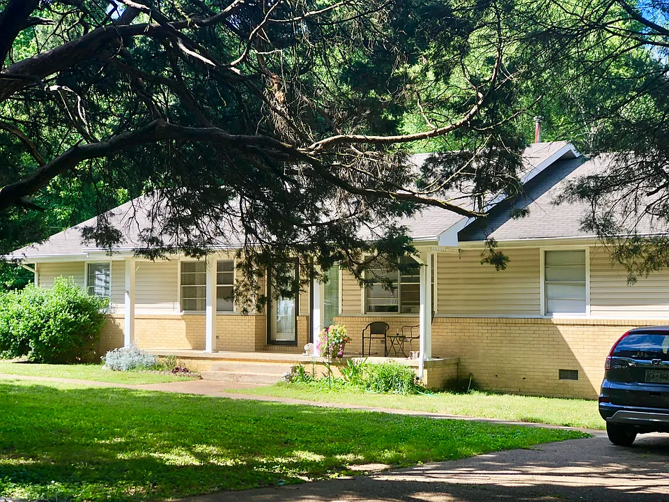 1519 Shelby Cir