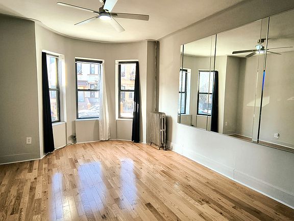 2nd image of 213 E 34th St