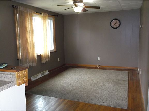 5th image of 542 Paramont Ave