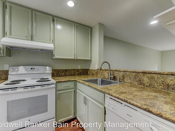 3rd image of 9903 NE 135th Pl