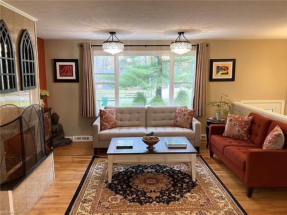 3rd image of 7673 Birchmont Dr