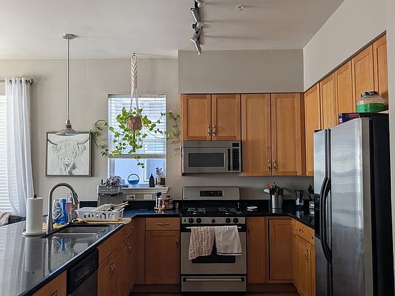 3rd image of 1489 Steele St APT 305