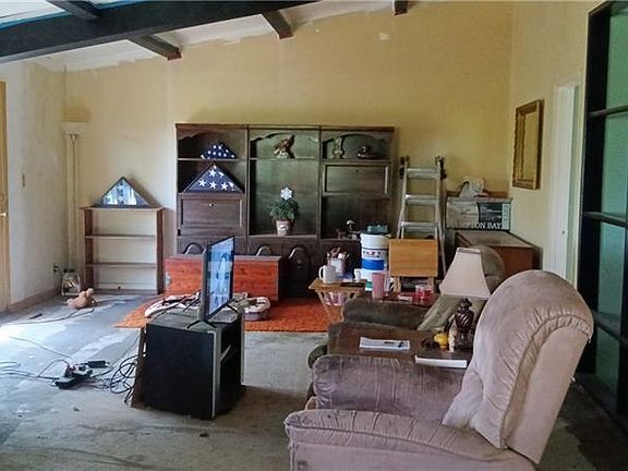 4th image of 34591 W 335th St