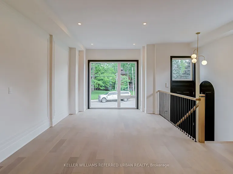 39 Wesley Ave — Photo 11
