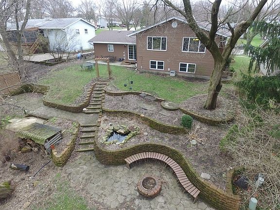 3rd image of 5924 Tyler Dr