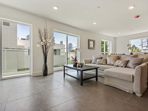 2nd image of 1810 Pandora Ave Unit 101