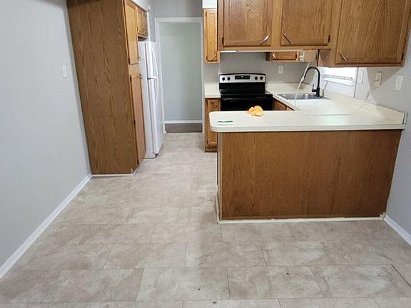 4th image of 7 Maymont Ln