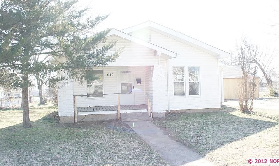 1st image of 520 E Jackson Ave