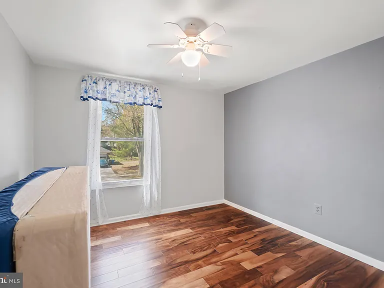 15957 Alameda Dr — Photo 19