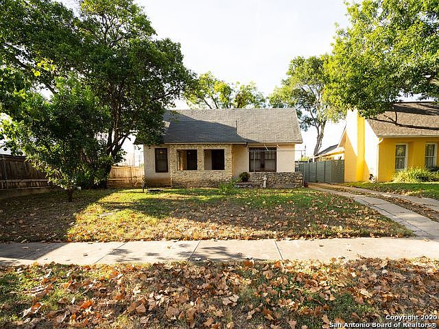 1st image of 333 W Lullwood Ave