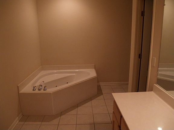 7692 Alexanders Ridge Cove, Olive Branch, MS 38654