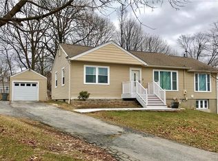 3 Charlotte Pl, Monroe, NY 10950