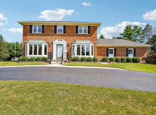 1405 McKail Rd, Leonard, MI 48367