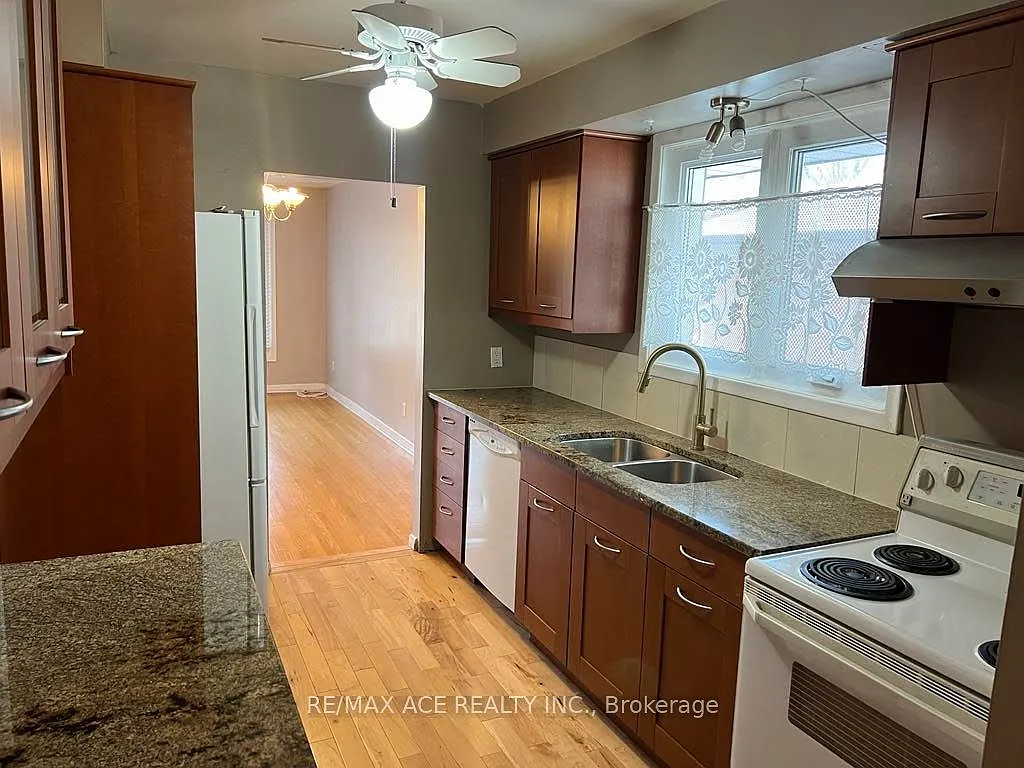 3 bed, $2,700 — Photo 3