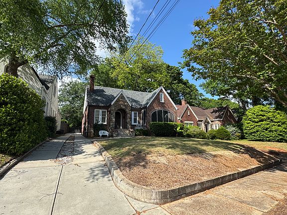 3rd image of 1046 Rosewood Dr NE