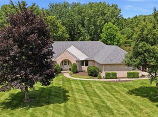 1465 Meadowlands Dr, Fairborn, OH 45324