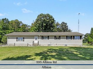 595 Albion Rd, Albion, MI 49224