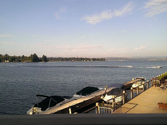 2nd image of 5535 Lake Washington Blvd NE APT 202
