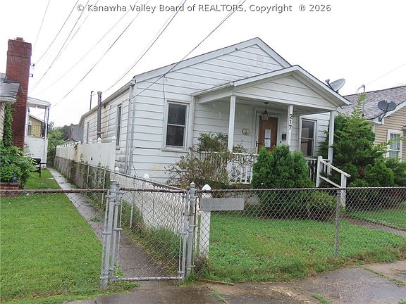 2nd image of 217 17th St