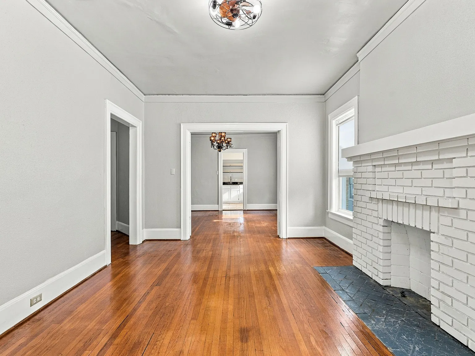 4914 Victor Street - 4 — Photo 2
