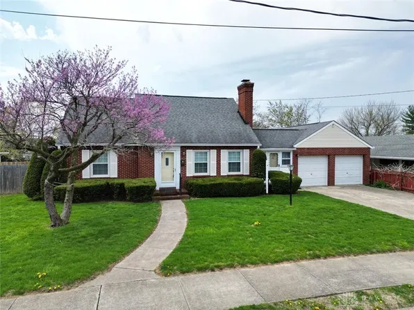 814 N King St, Xenia, OH 45385