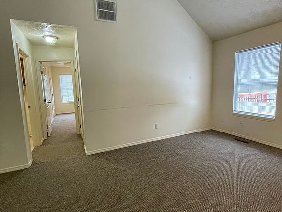 5th image of 508 S Willowdale Ct