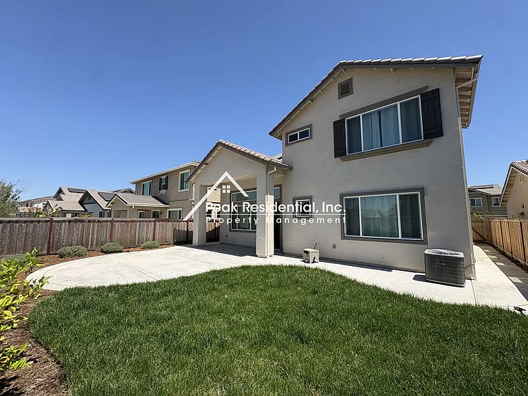 2794 Elderberry St — Photo 27