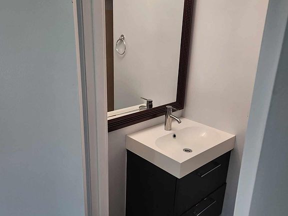 5th image of 3318 Huntley Square Dr APT A-1