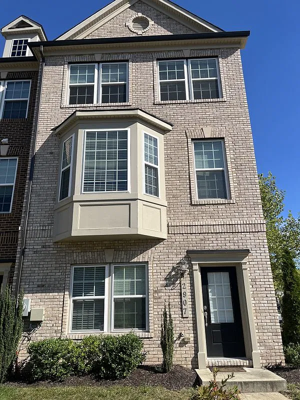 3 bed, 2.5 bath, 1844 sqft, $2,995 — Photo 1