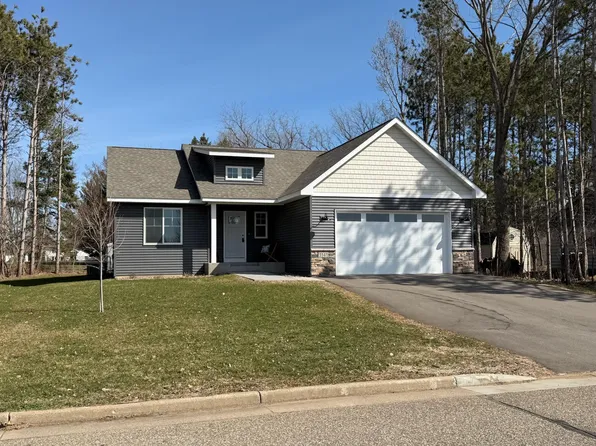 1141 Pinewood Trl, New Richmond, WI 54017