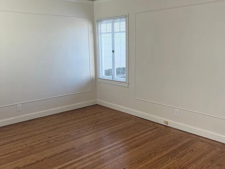 2645 Chestnut St — Photo 16