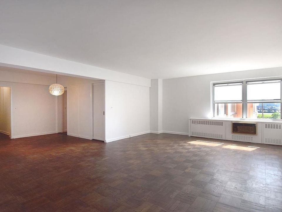 1st image of 25 Sutton Pl S APT 7I