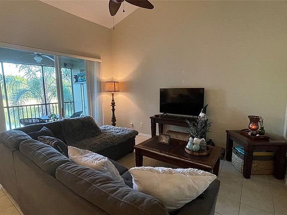 3rd image of 923 Fairwaycove Ln Unit 205