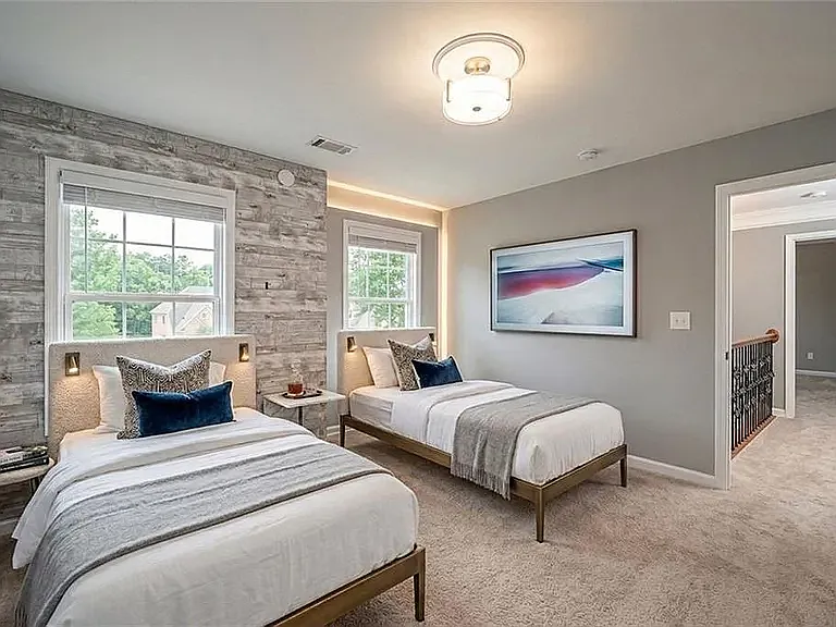 2113 SW Autumn Chase Dr — Photo 3