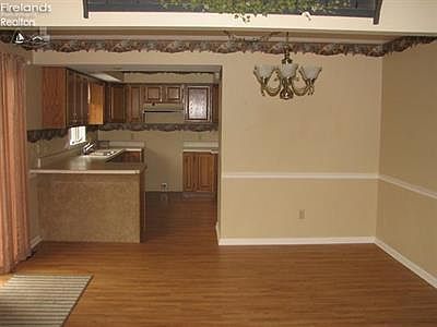 4th image of 111 Briarwood Cir